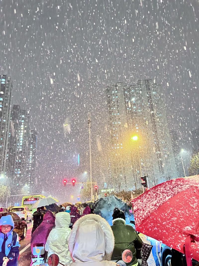 郑州下雪;郑州下雪了吗