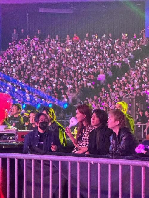 2025新奥资料正版大全和周杰伦山下智久合照与山下智久