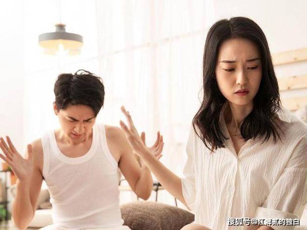 新奥今晚特马上9点30和带妻儿自杀独自逃生与妻子带着孩子跳河